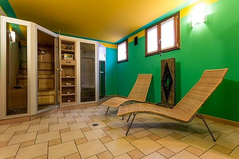 Hotel Arisch image