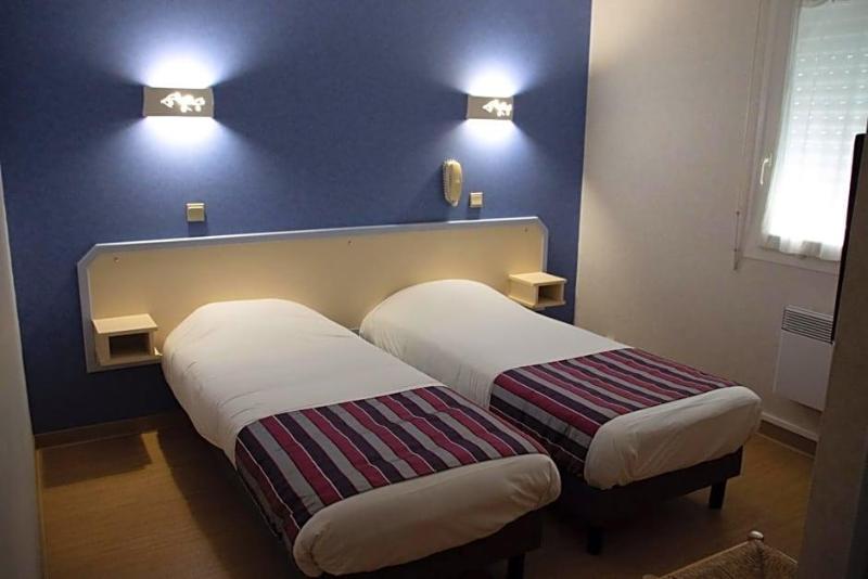 Rev Hotel image