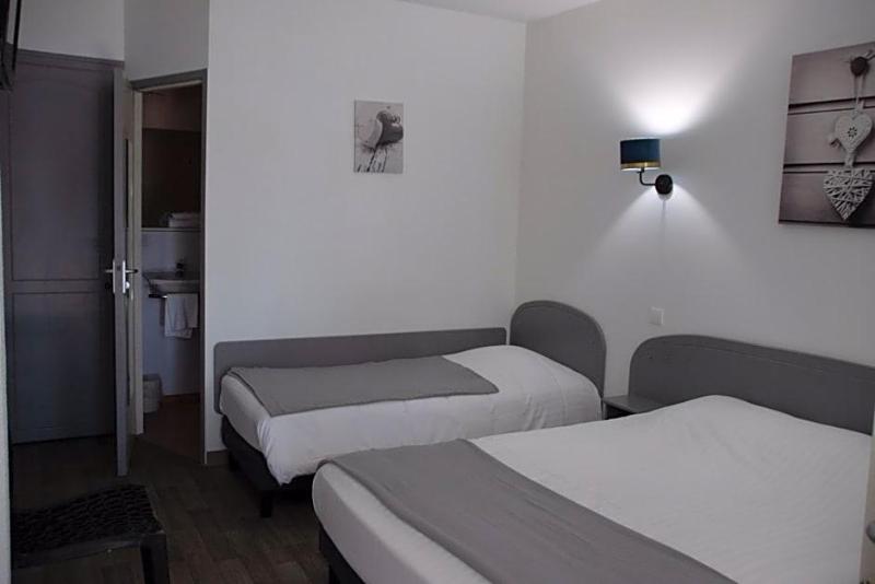 Rev Hotel image