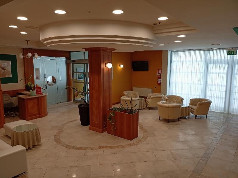 Hotel Motel 2 image