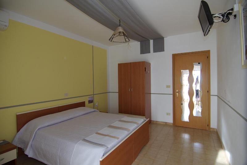 Hotel Da Nino Brussa 340 image