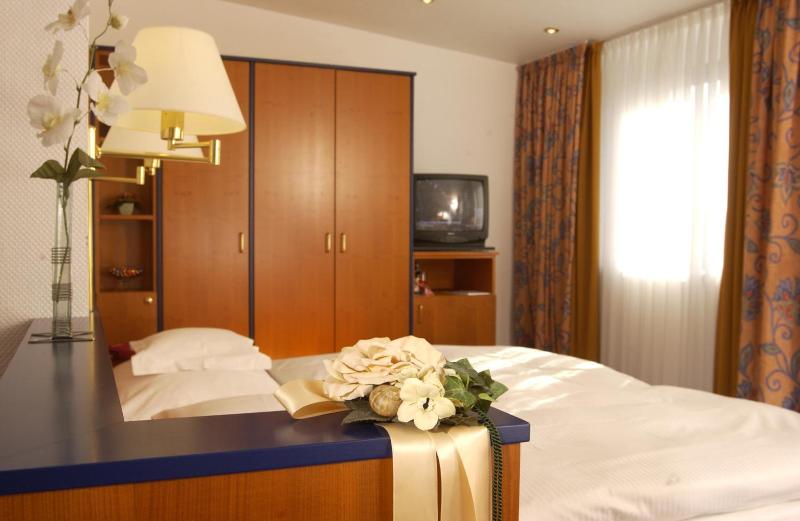 Triple Room with Shower