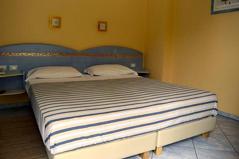 Hotel Chentu Lunas image