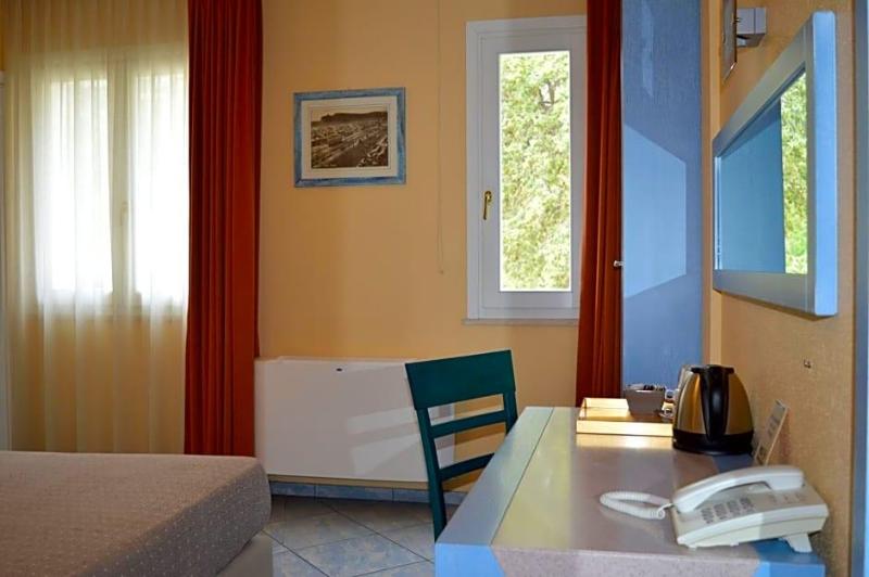 Hotel Chentu Lunas image