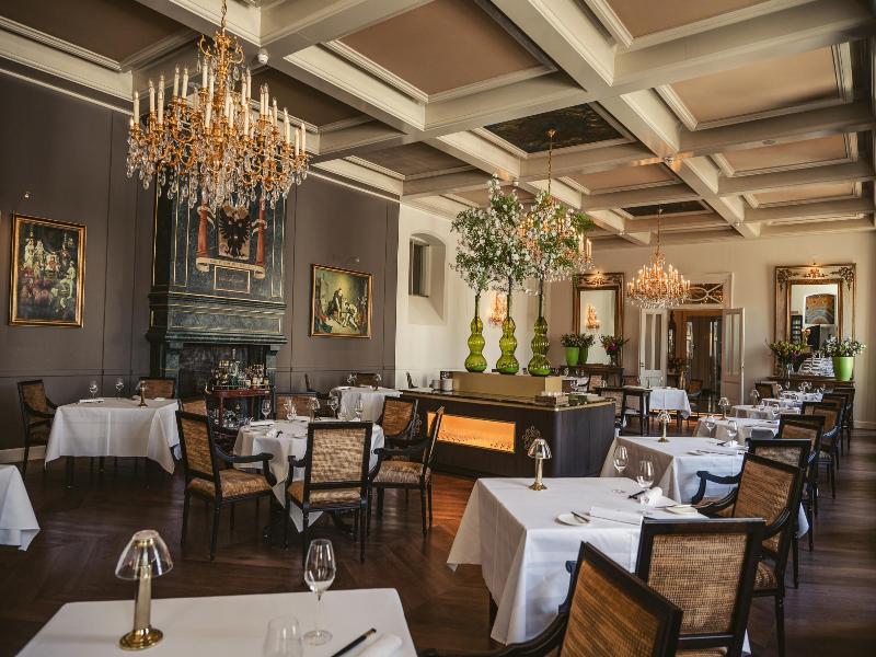 Grand Hotel Karel V image