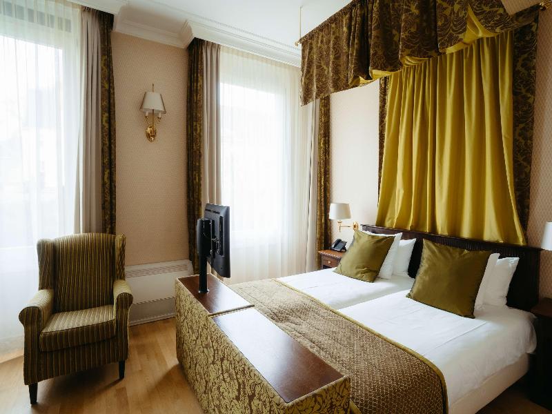 Grand Hotel Karel V image