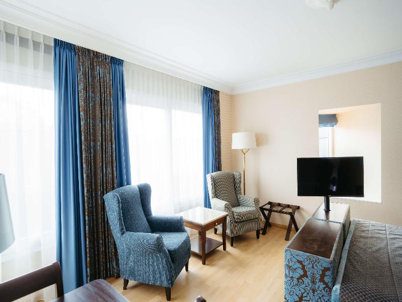 Grand Hotel Karel V image