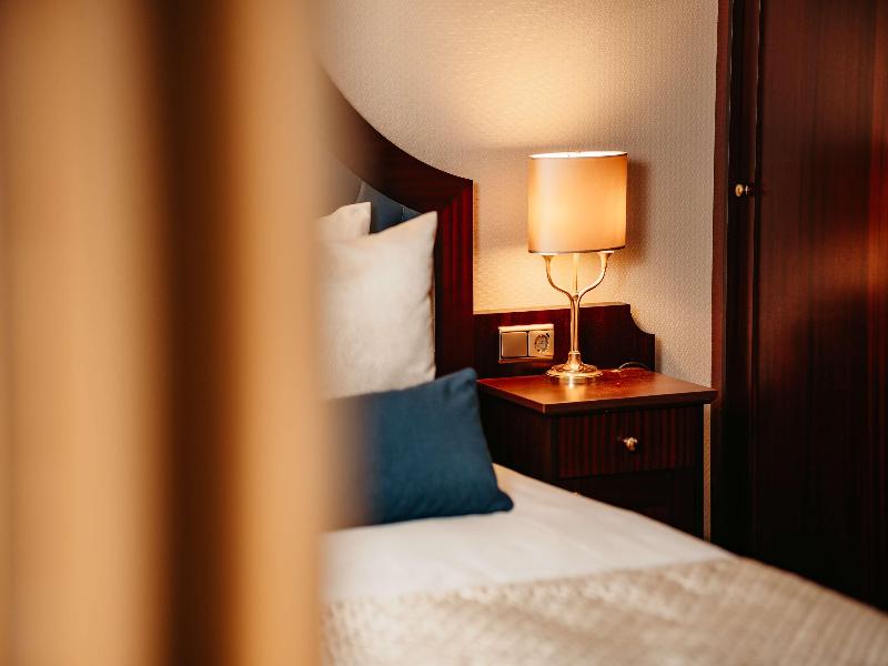 Grand Hotel Karel V image