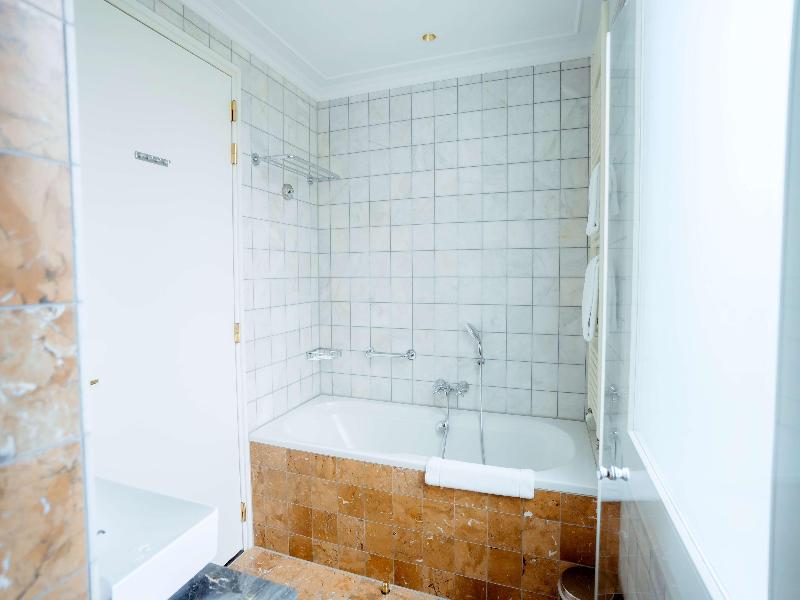 Grand Hotel Karel V image