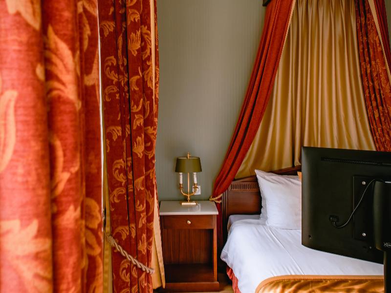 Grand Hotel Karel V image