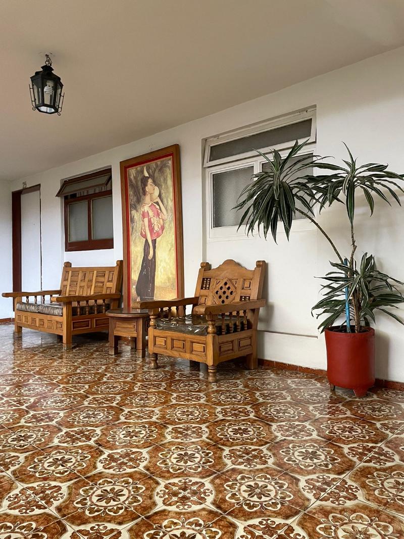 Lobby & Reception