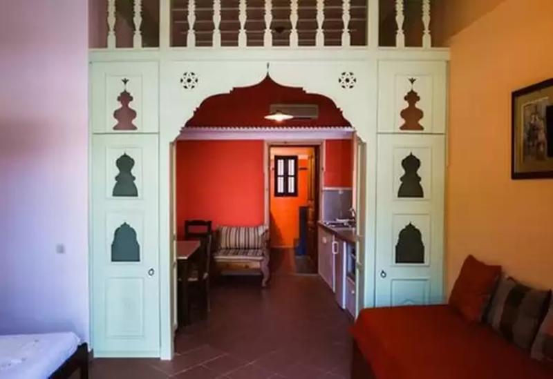 Karnayo Traditional Houses image
