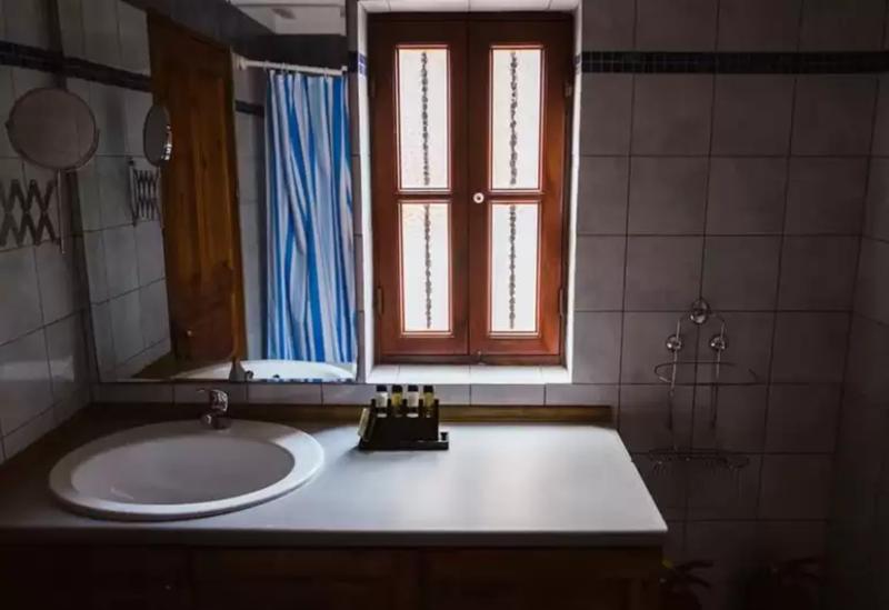 Karnayo Traditional Houses image