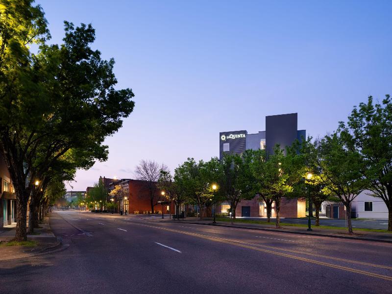 La Quinta Inn & Suites Chattanooga Downtown/South image