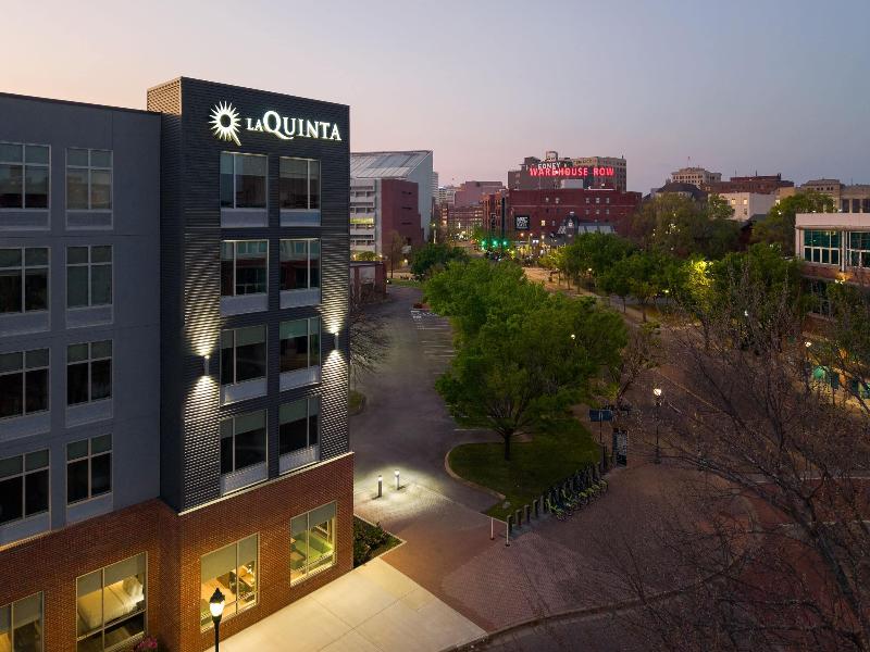 La Quinta Inn & Suites Chattanooga Downtown/South image