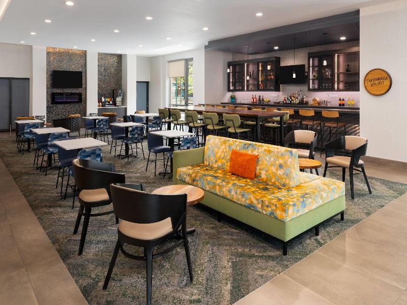 La Quinta Inn & Suites Chattanooga Downtown/South image