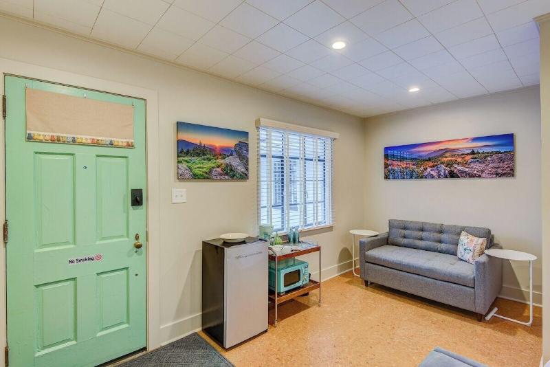 Blue Ridge Tourist Court image