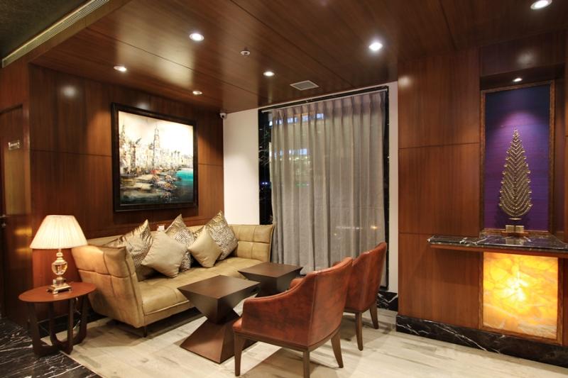 Lobby & Reception