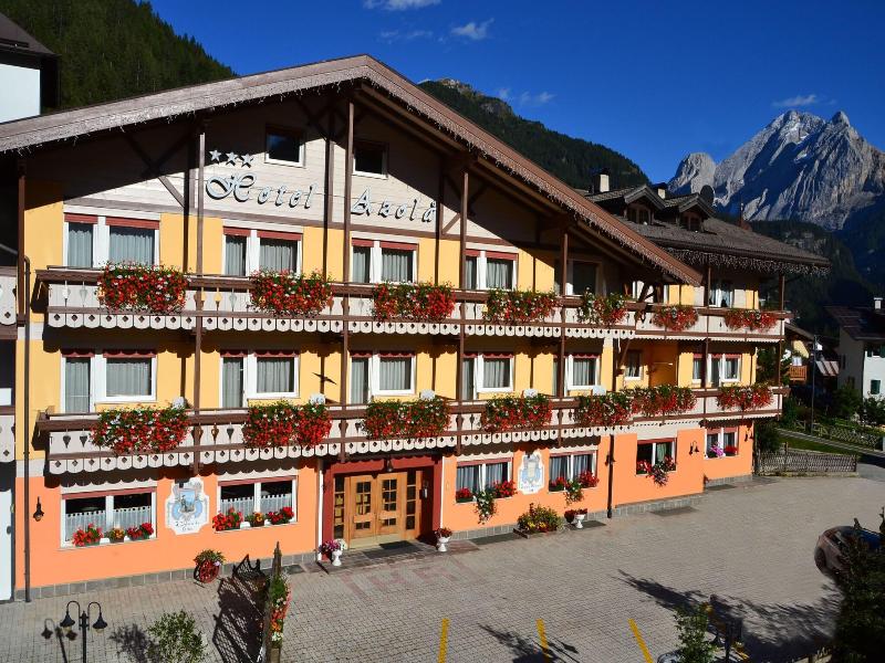 Hotel Azola image