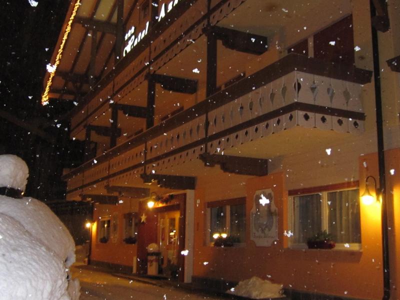 Hotel Azola image