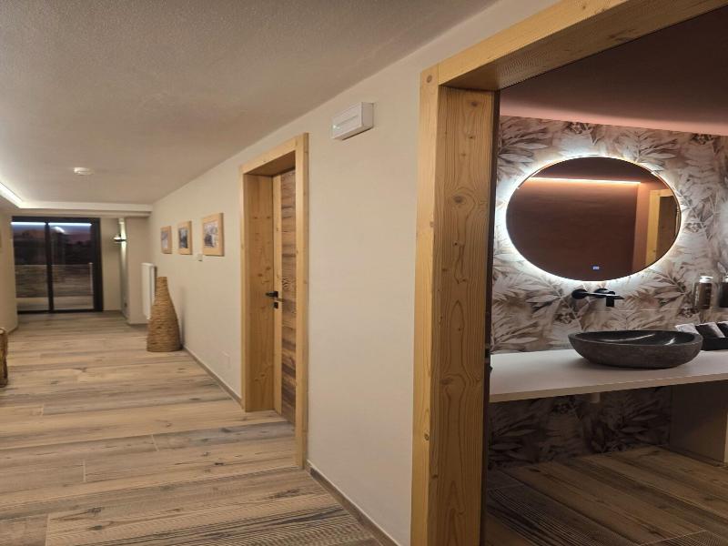 Hotel Azola image