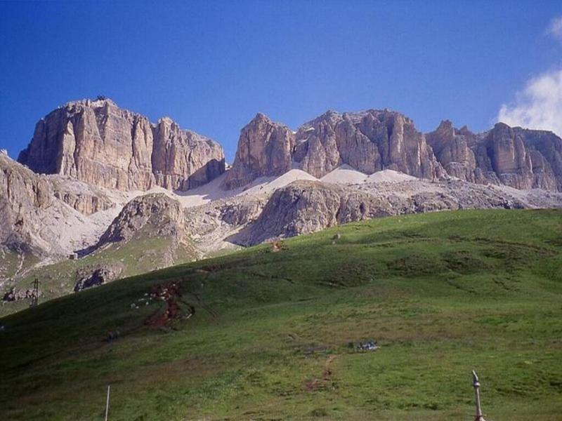 Hotel Azola image