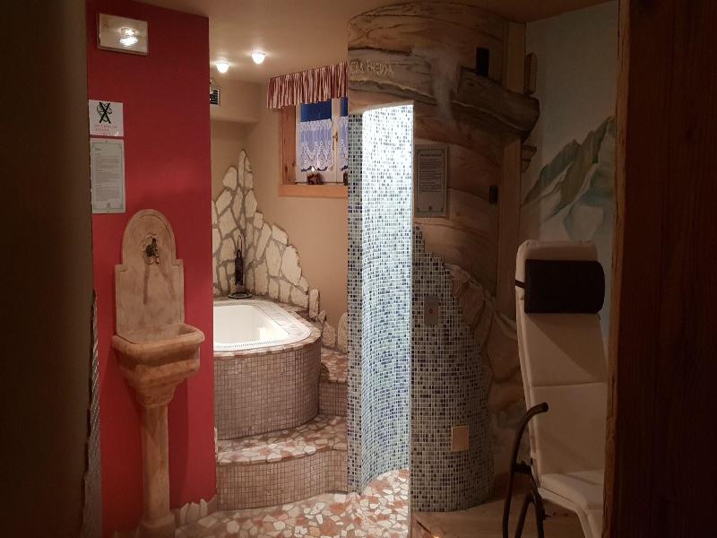 Hotel Azola image