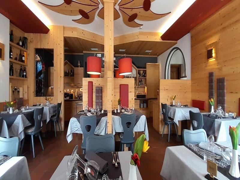 Hotel Azola image