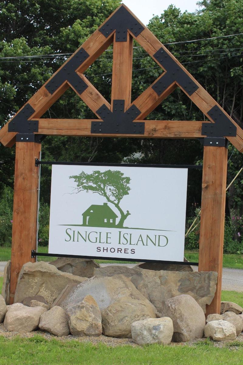 Single Island Shores image