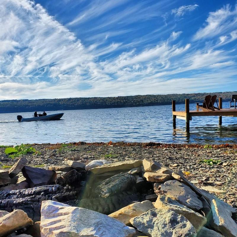 Single Island Shores image