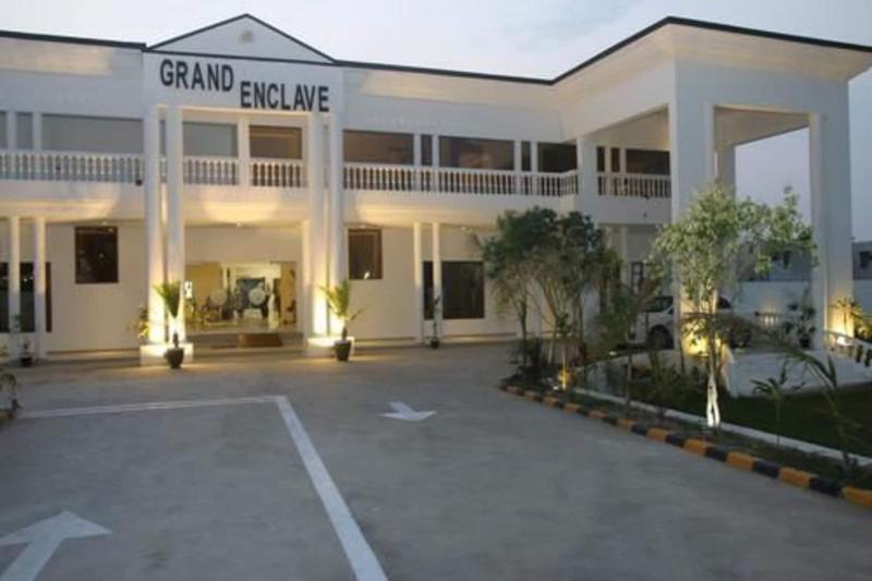 Grand Enclave image
