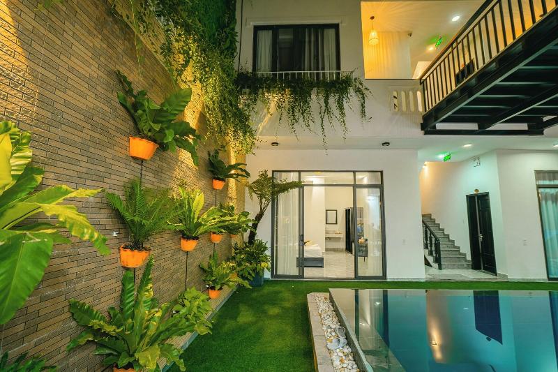 Beach Palm Villa Hoi An image