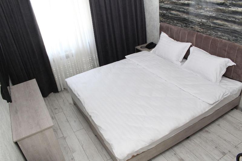 Artist Regency Hotel image