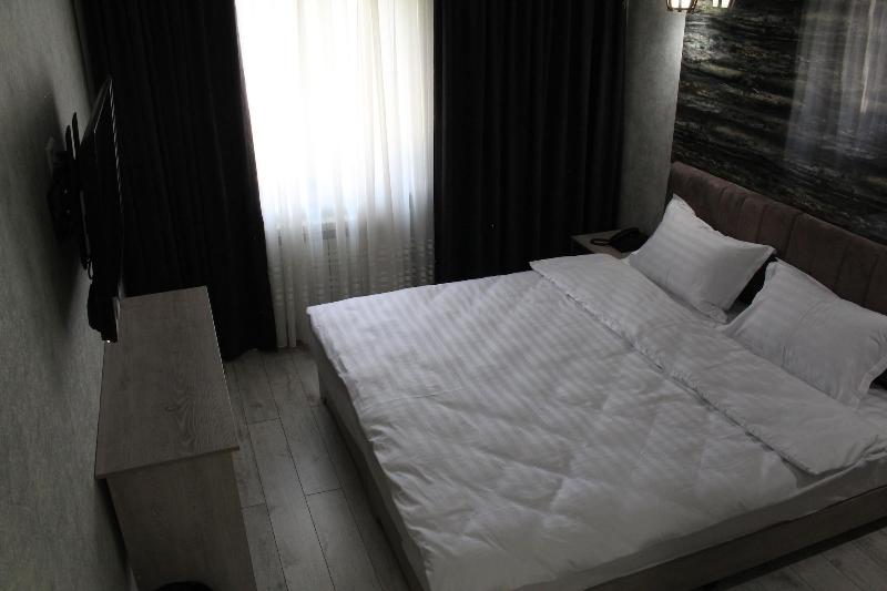 Artist Regency Hotel image