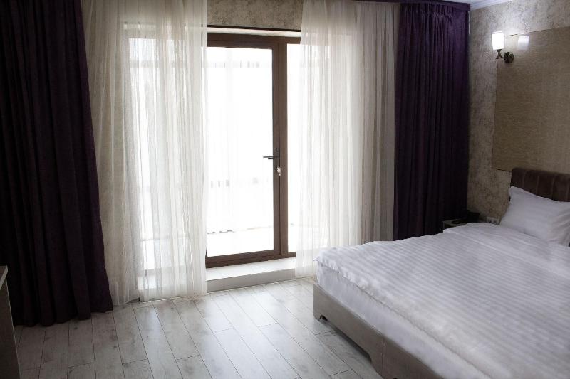 Artist Regency Hotel image