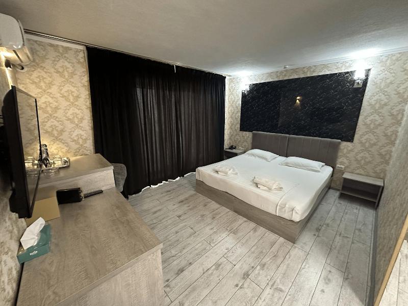 Artist Regency Hotel image