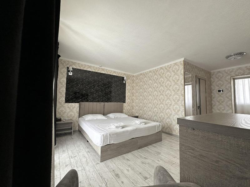 Artist Regency Hotel image
