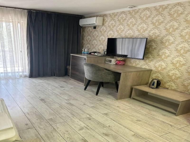 Artist Regency Hotel image