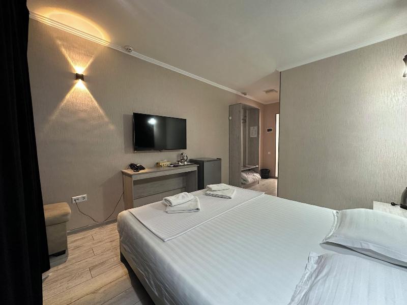 Artist Regency Hotel image