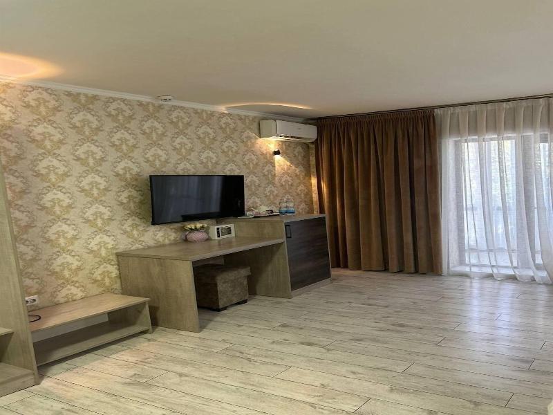 Artist Regency Hotel image