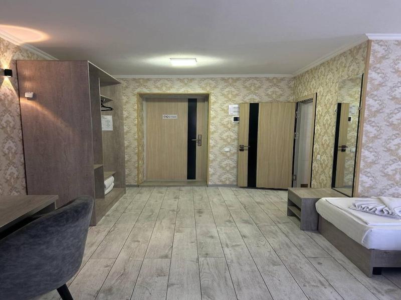 Artist Regency Hotel image