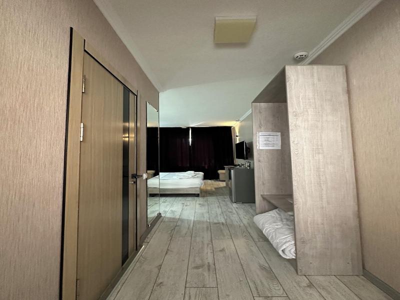 Artist Regency Hotel image