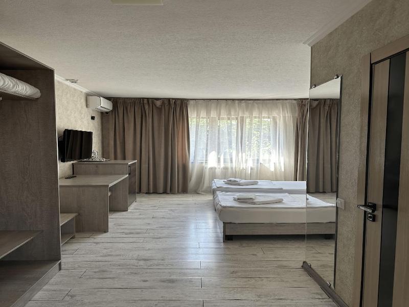 Artist Regency Hotel image