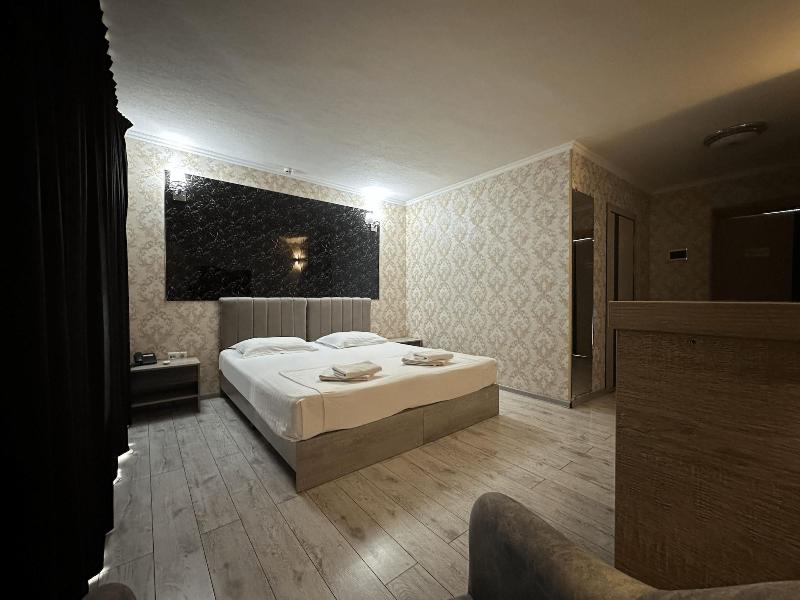 Artist Regency Hotel image