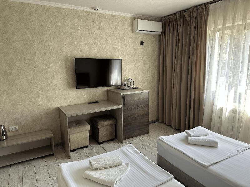 Artist Regency Hotel image