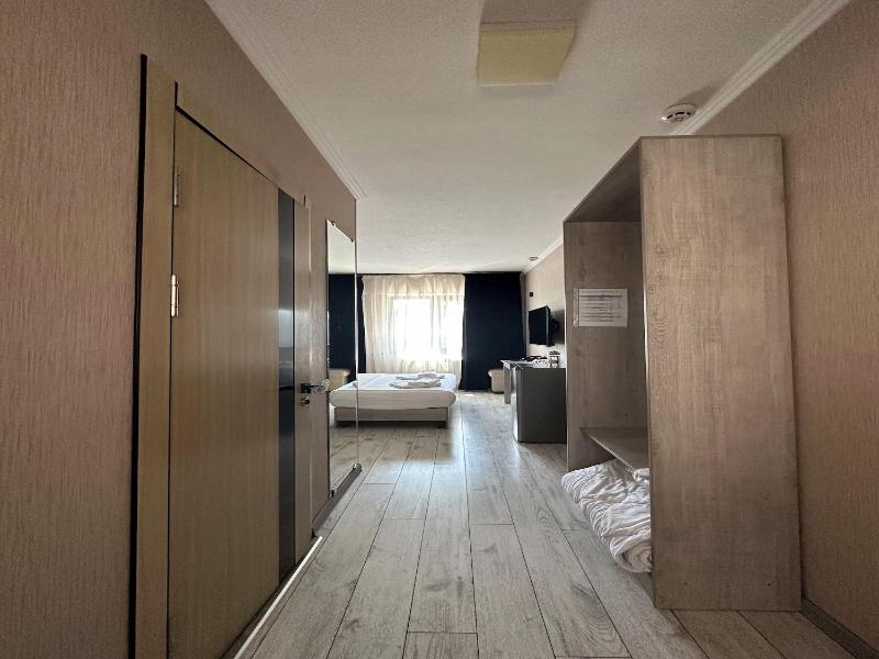 Artist Regency Hotel image