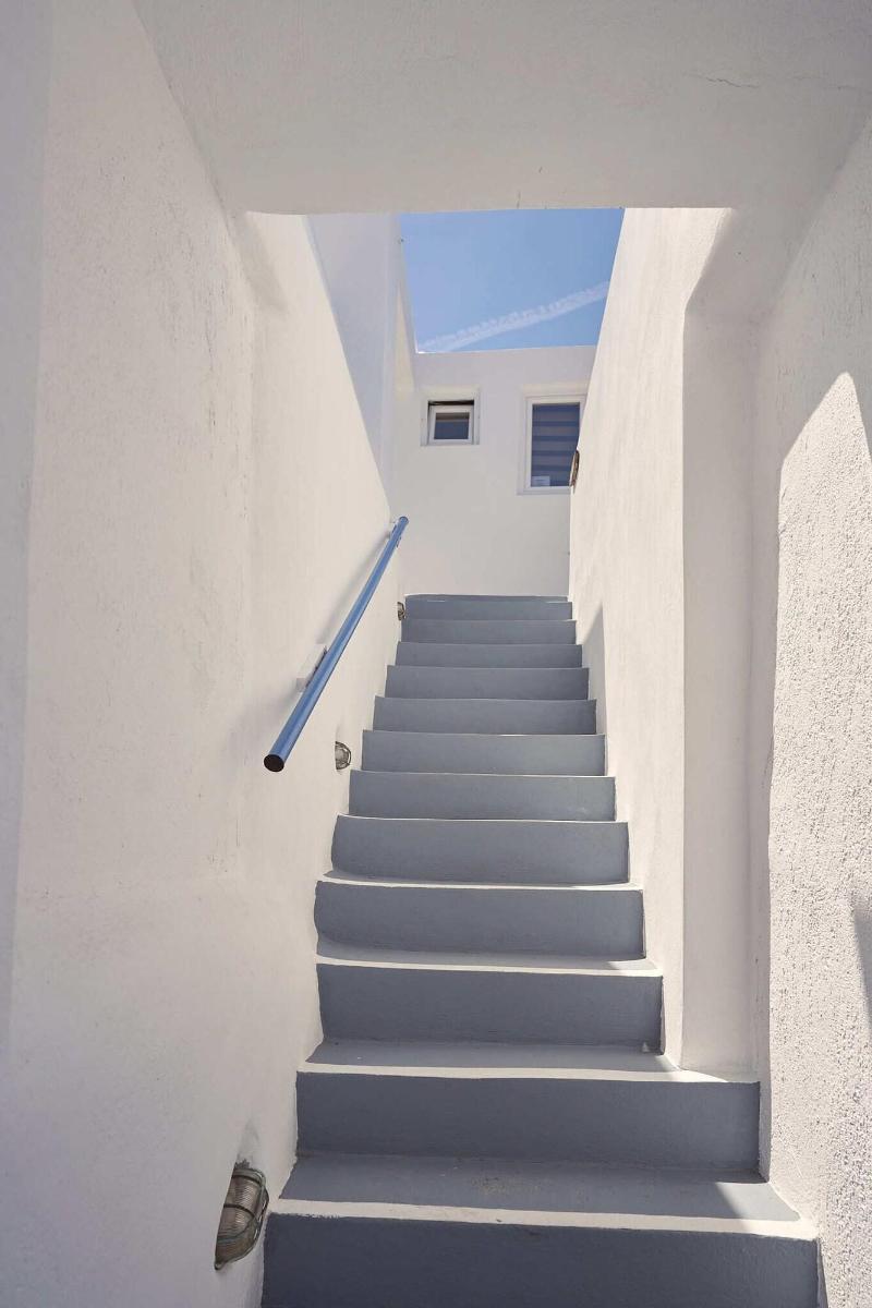 Amphitheater Cave Houses