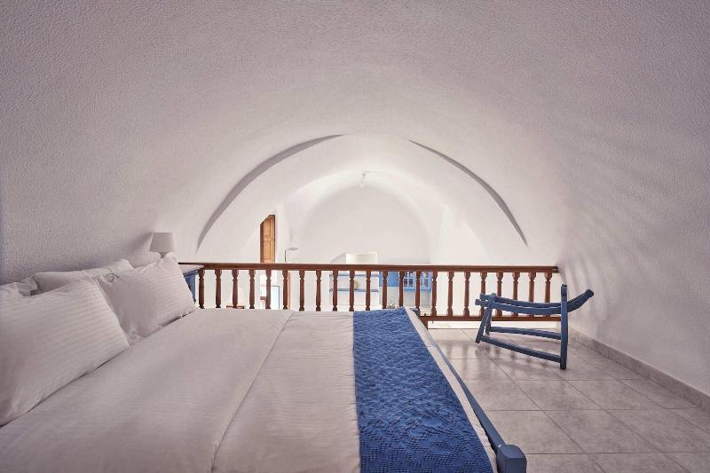 Amphitheater Cave Houses — photo 9