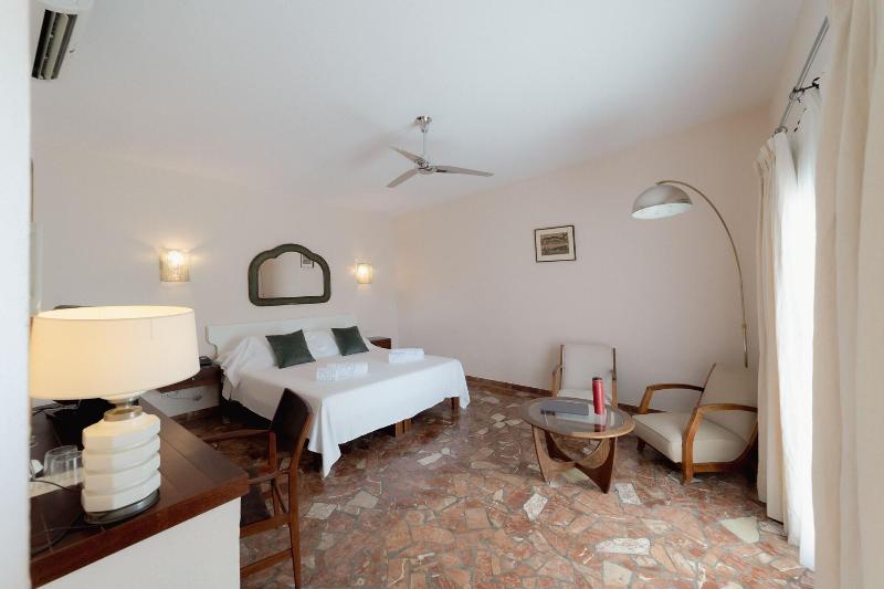 Hotel Punta Sur image
