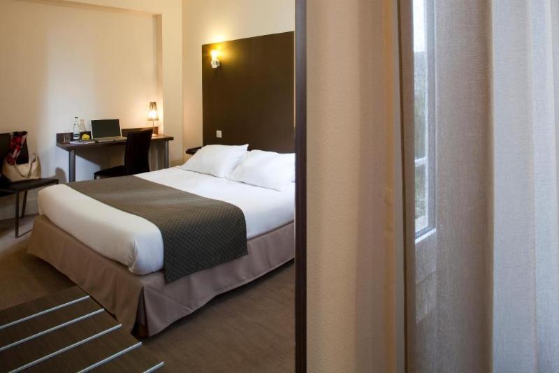 Logis Hotel Le Relais Saint-jacques — view